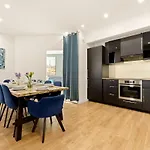 Spacieux appartement à Paris- 10 voyageurs
