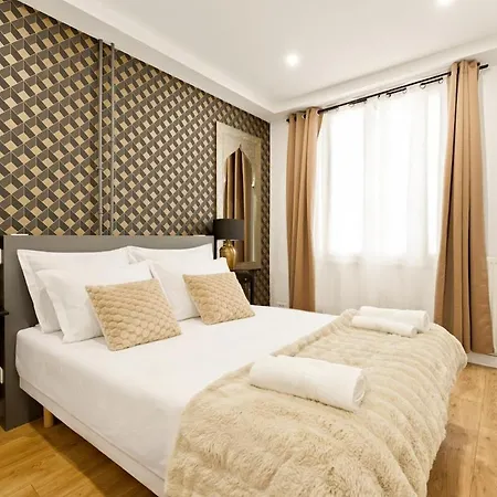 Spacieux à Paris- 10 Voyageurs Appartamento